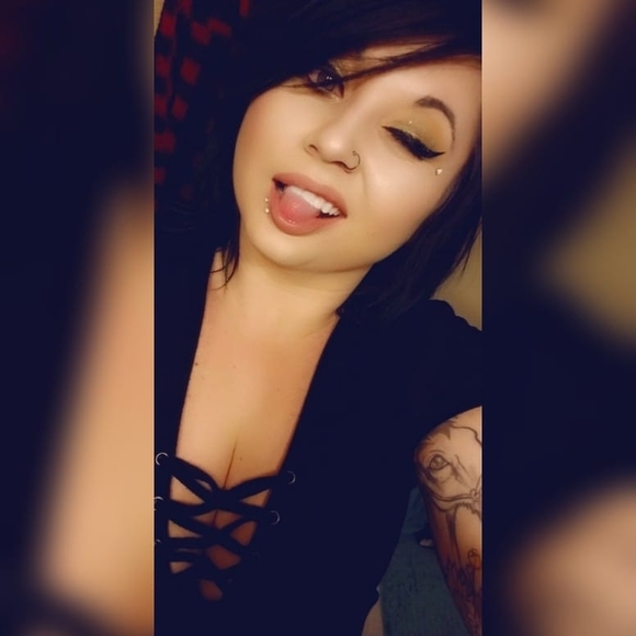 Meet your Posher, Ashley - Picture 1 of 1